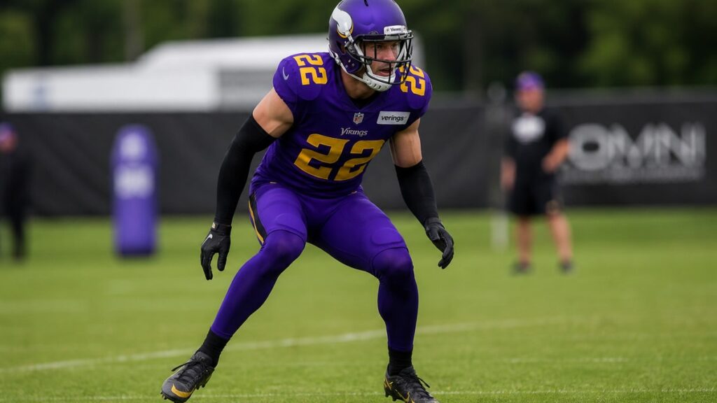Harrison Smith practicing in Minnesota Vikings gear ahead of his 15th NFL season