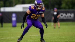 Harrison Smith practicing in Minnesota Vikings gear ahead of his 15th NFL season