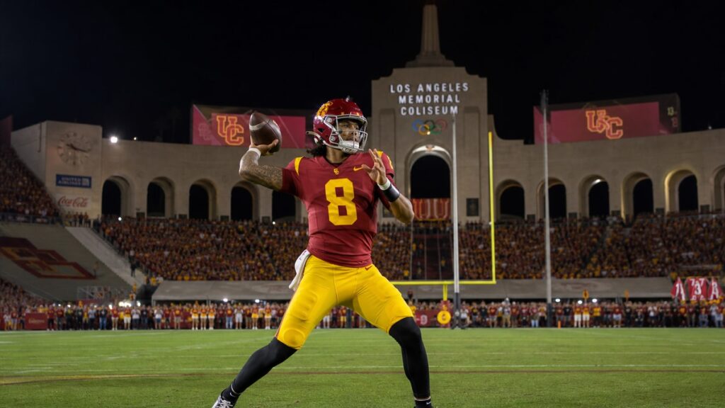 Jayden Maiava throwing a pass for USC against Oregon