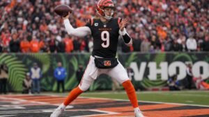 Joe Burrow throwing a pass for the Cincinnati Bengals