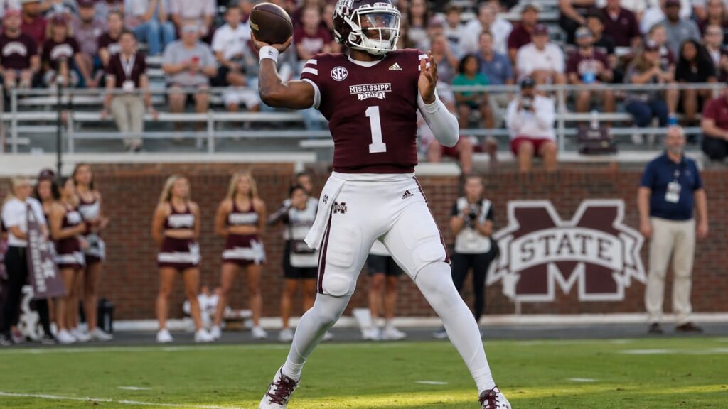 Kamario Taylor throwing a pass for the Mississippi State Bulldogs
