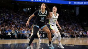 Kamilla Cardoso battling for a rebound for the Chicago Sky