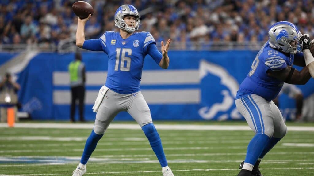 Jared Goff throwing a pass for the Detroit Lions